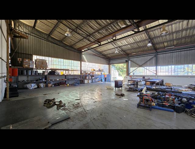 1,772M² WAREHOUSE FOR SALE IN SEBENZA